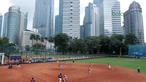 Suasana pertandingan antara Singapura melawan Taiwan pada laga Asian Softball Championship di Senayan, Jakarta,Selasa (24/4/2018). Singapura menang 12-4. (Bola.com/Nick Hanoatubun)
