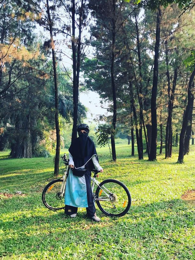 Umi Pipik Akui Idap Tumor Kelenjar Getah Bening, Ini 6 Potretnya saat Olahraga