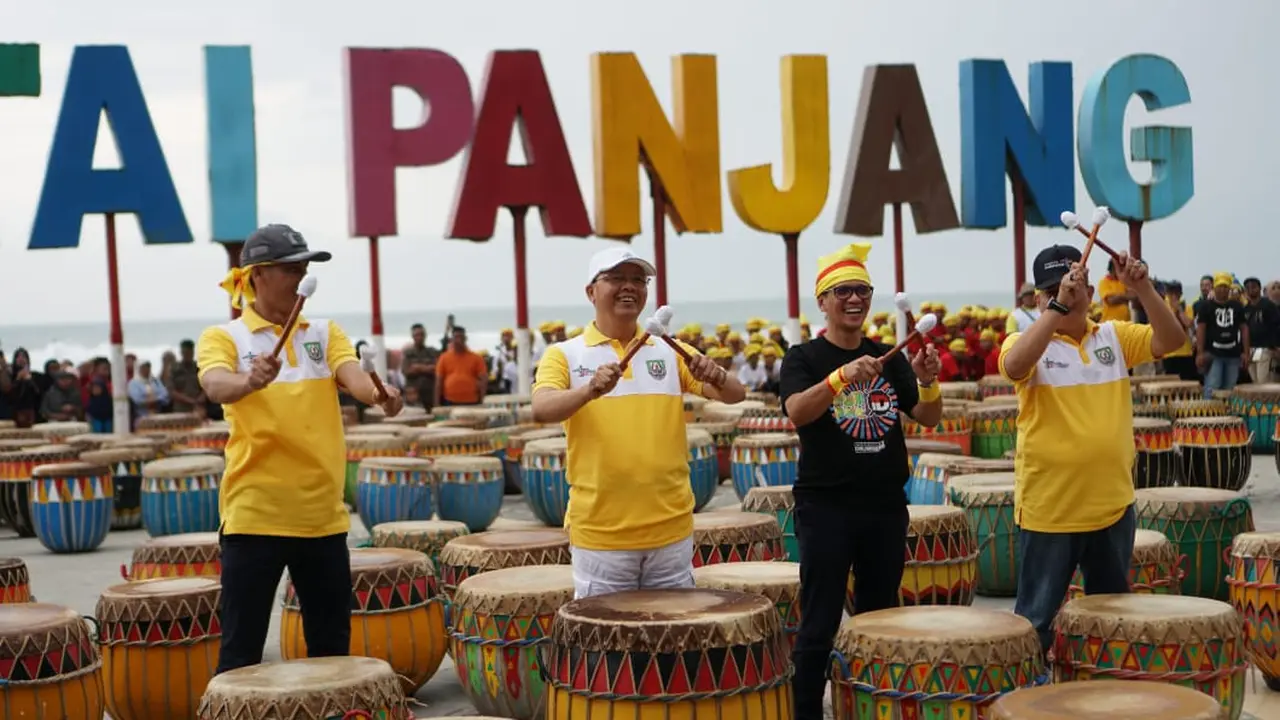Beraksi di FBR 2019, Gilang Ramadhan Meriahkan Festival Dhol