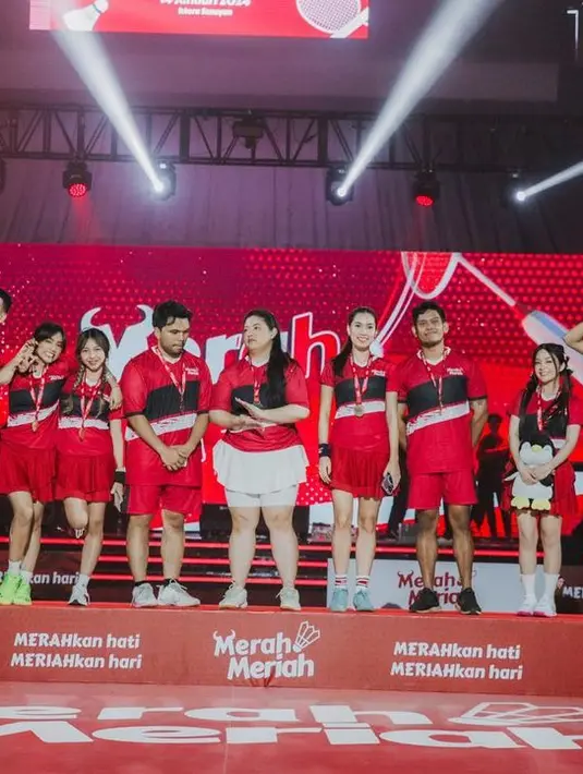 <p>Fuji An dan Fadly tampil sebagai pembuka dalam gelaran sportainment. Selain itu, ada Thariq Halilintar dipasangkan dengan putri Puan Maharani, Pinka Haprani bertanding melawan Harris Vriza dan Marsha Aruan. [Instagram/fuji_an]</p>