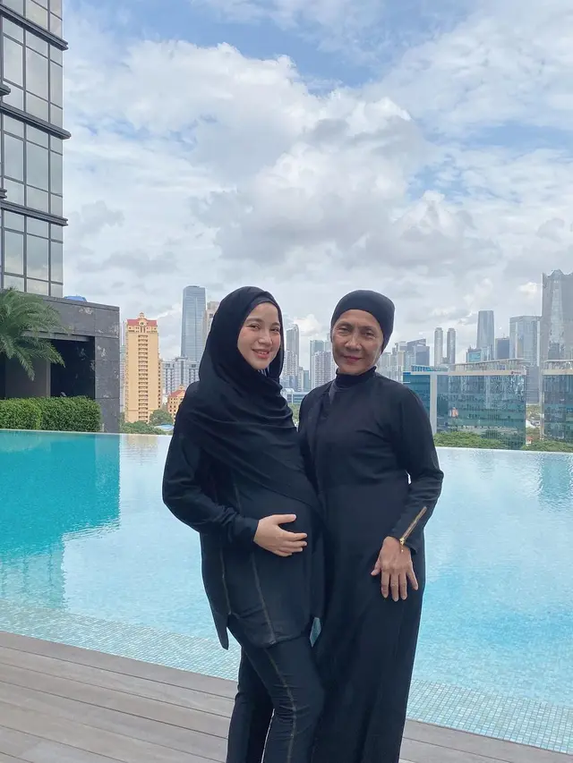 7 Gaya Chacha Frederica saat Olahraga, Tetap Stylish dengan Hijab