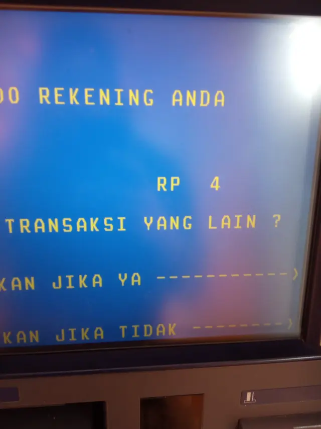 7 Potret Sisa Saldo ATM Warganet Ini Bikin Hati Menangis