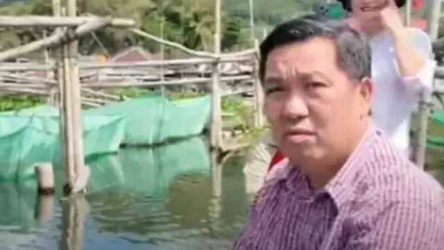 Steven Kandouw saat berkunjung ke Desa Eris