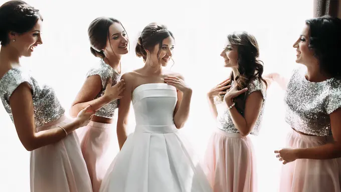 mempersiapkan teman menikah