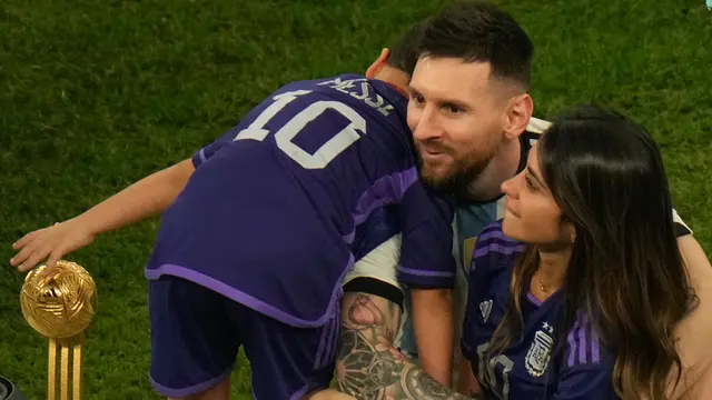 Momen Manis Lionel Messi Bersama Keluarga Usai Argentina Juara Piala Dunia 2022