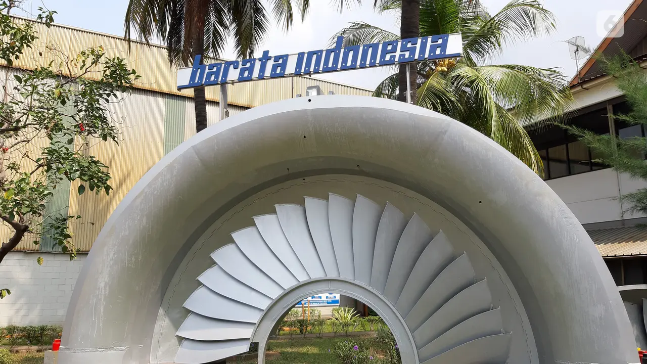 Ikon turbin di kantor PT Barata Indonesia (Persero) di Cilegon.