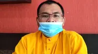 Rektor Universitas Lancang Kuning Pekanbaru Dr Junaidi memberi keterangan terkait video viral pembuangan skripsi dari perpustakaan. (Liputan6.com/M Syukur)