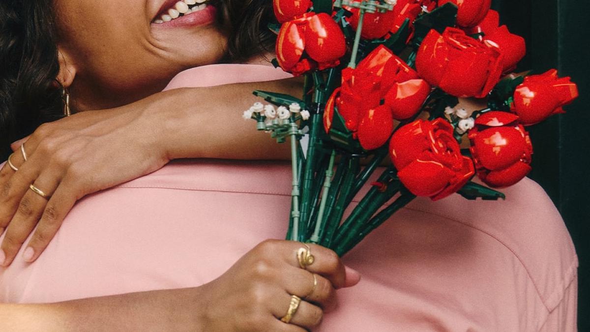 Keseruan Bangun Hubungan Cinta Bersama Lego Botanicals