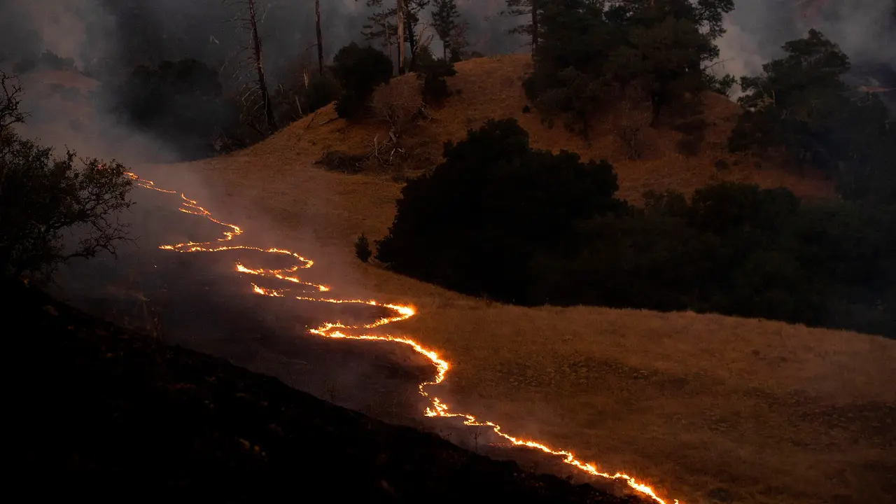 Pemandangan Mengerikan Kebakaran Hutan di California