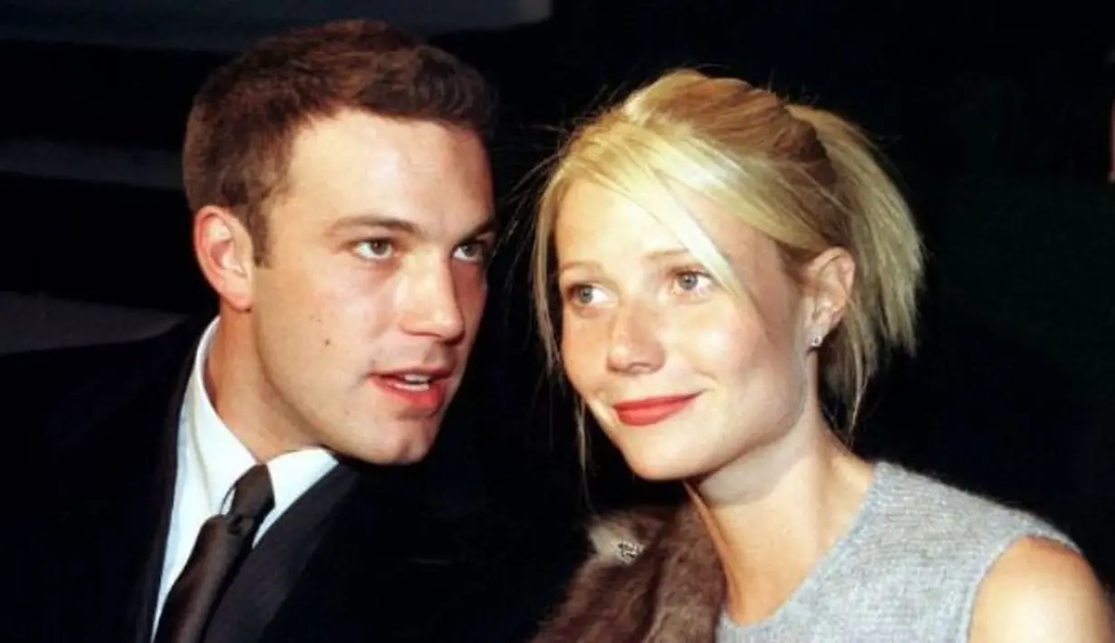 Puluhan tahun berlalu. Gwyneth Paltrow pun angkat bicara mengenai hubungannya dengan Ben Affleck dahulu. (whosdatedwho.com)