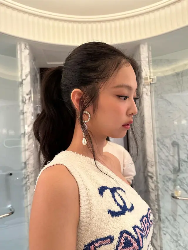 8 Pesona Jennie Blackpink saat Hadiri Paris Fashion Week 2023, Jadi Sorotan