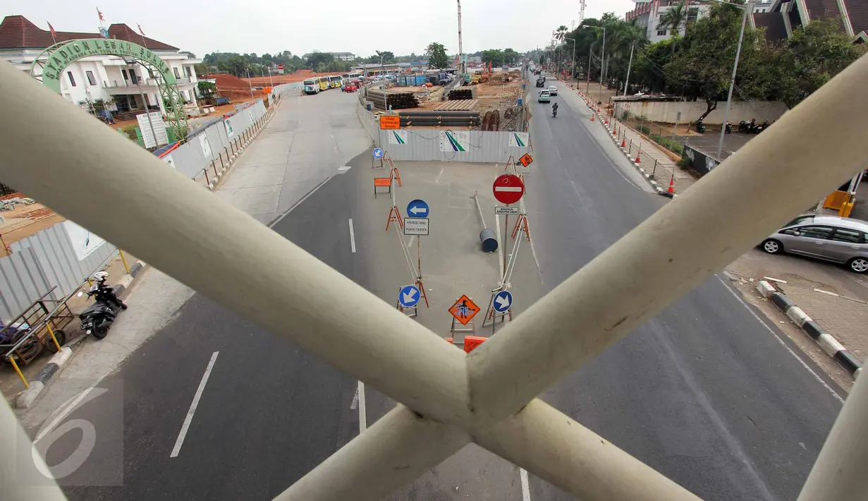 Belum terlihat ada kemacetan layaknya hari biasa di kawasan Lebak Bulus, Jakarta, Kamis (23/7/2015). Kondisi jalan di Jakarta diprediksi akan normal pada 27 Juli mendatang pasca cuti bersama libur Lebaran selesai. (Liputan6.com/Helmi Afandi)