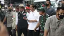 Perjalanan menuju Cianjur ini ditempuh Jokowi menggunakan mobil sekaligus untuk memastikan akses jalan menuju lokasi bencana. (Liputan6.com/Helmi Fithriansyah)