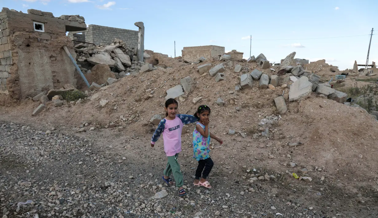 Daerah dekat perbatasan Suriah ini masih menyisakan bekas-bekas pertempuran yang berkecamuk di sana pada tahun 2014. (Safin HAMID / AFP)