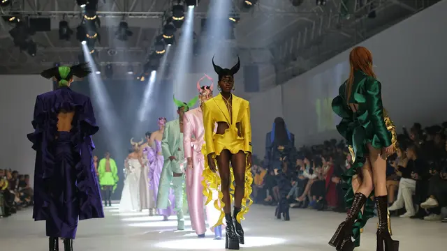 Harry Halim Tampilkan Koleksi Punk Couture yang Mendobrak Batasan Gender di Jakarta Fashion Week 2023