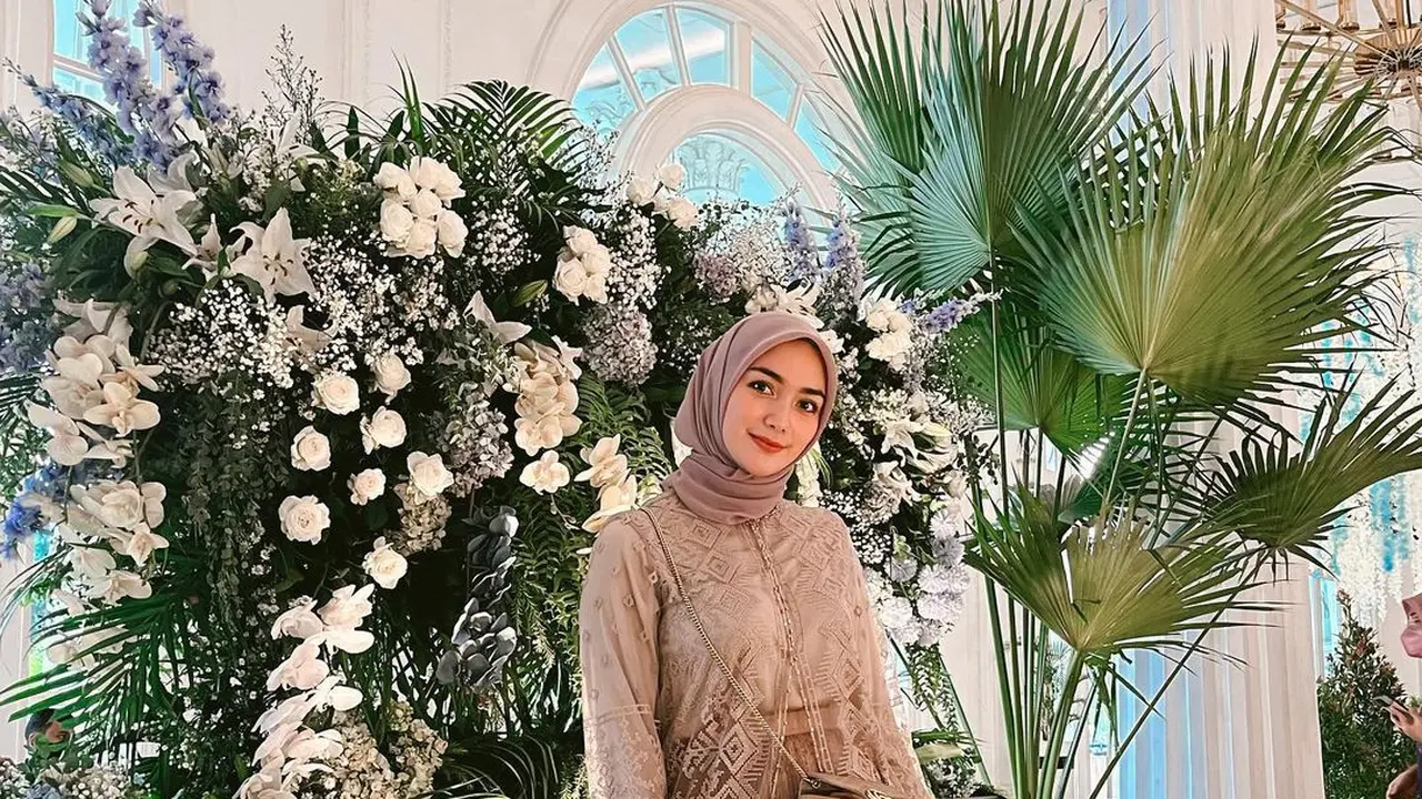 Inspirasi Busana Pesta Hijab Kekinian