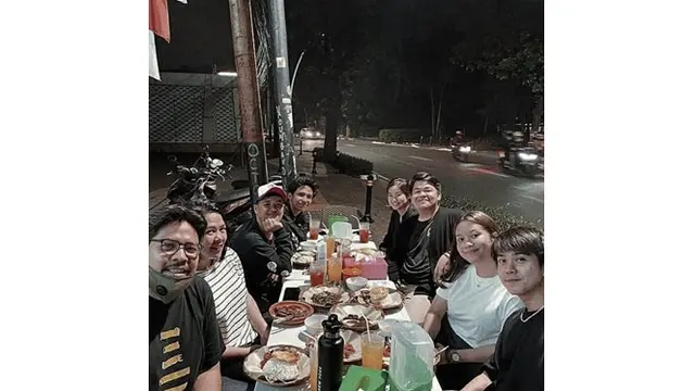 Disebut CLBK, Ini 6 Momen Mesra Iqbaal Ramadhan dengan Zidny Lathifa