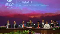 Menteri Perdagangan (Mendag) Zulkifli Hasan (Zulhas) ikut mendampingi Presiden Joko Widodo RI (Jokowi) dalam Konferensi Tingkat Tinggi (KTT) ASEAN-China yang digelar di Jakarta Convention Center (JCC), Jakarta. (Dok Kemendag)