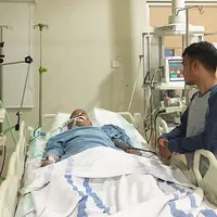 Ruben Onsu dan Jordi Onsu tengah dirundung duka lantaran kepergian sang ayah, Johanes Abraham Onsu, untuk selamanya. Sempat dirawat di rumah sakit selama sepekan, ayah Ruben hembuskan nafas terakhir pada Minggu (29/1). (Instagram/Rubenonsu)