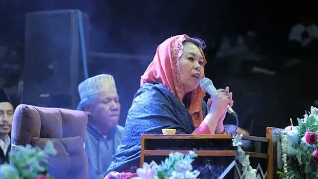 Yenny Wahid di Pondok Pesantren Alfatih Karangmulya, Bojong Tegal, Jawa Tengah, Sabtu malam (2/12/2023).