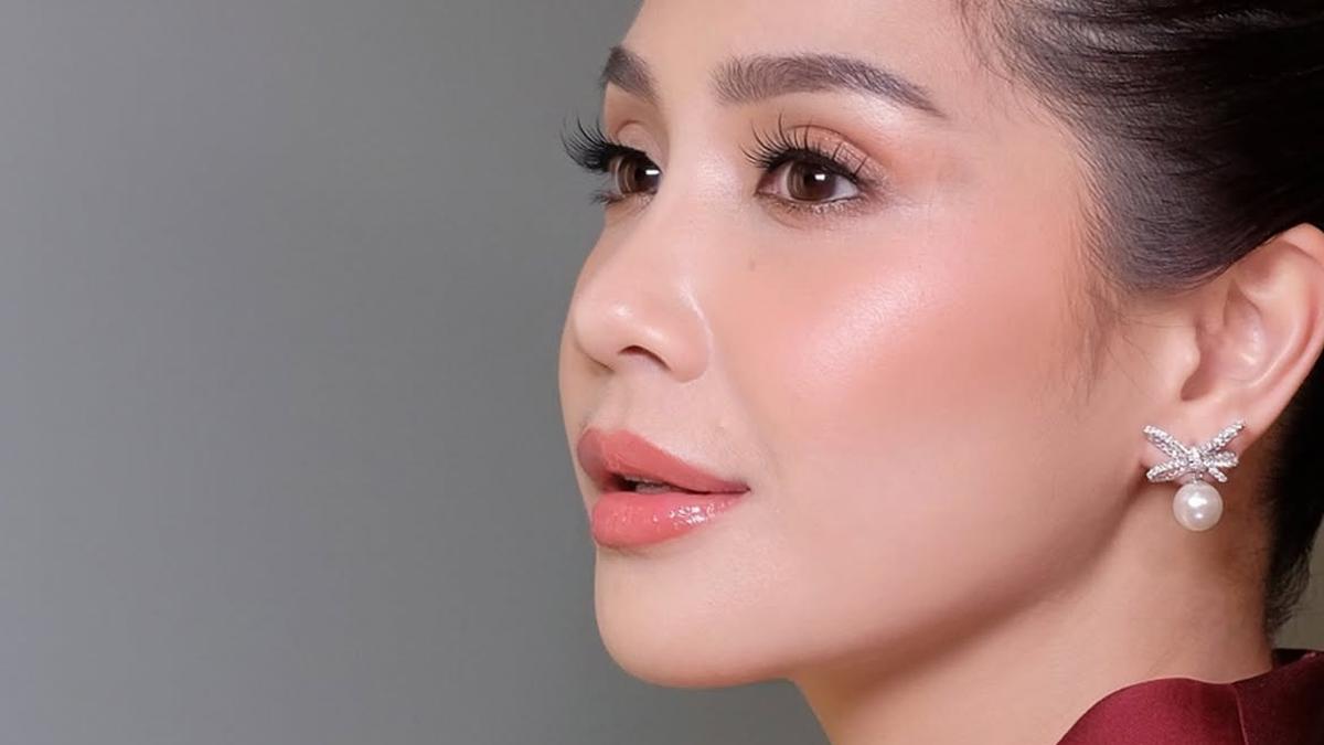 Nagita Slavina Tampil Anggun di Istana Merdeka untuk HUT ke-81 RI, Paduan Makeup Soft Glam dan Kebaya Merah Marun