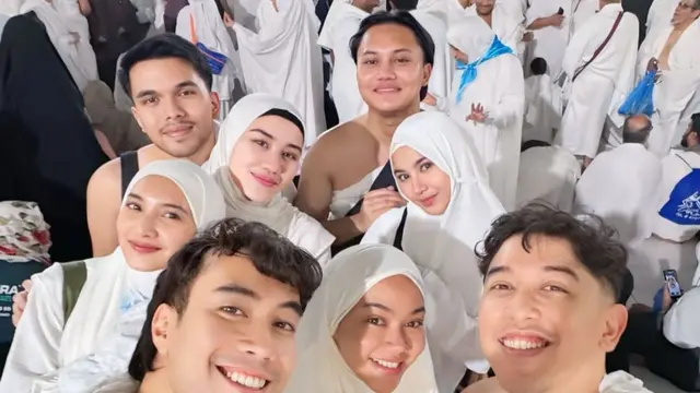 Thariq Halilintar dan Aaliyah Bahagia Umrah Bersama, Perjalanan Penuh Syukur Juga Doa (credit: instagram Vidi Aldiano)