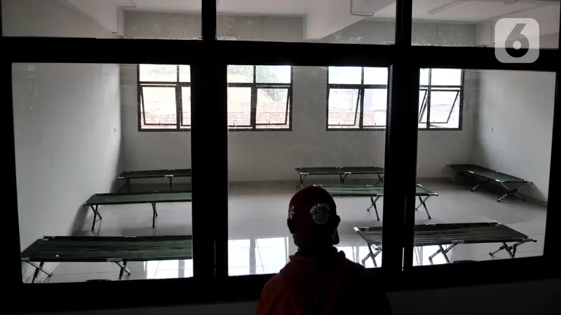 FOTO: Mengintip Ruang Isolasi COVID-19 di Gedung Sekolah Jakarta
