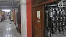 Meteran listrik terlihat di Rumah Susun Benhil, Jakarta, Kamis (28/11/2019). Pemerintah akan melakukan penyesuaian tarif listrik untuk golongan Rumah Tangga Mampu (RTM) 900 VA pada 1 Januari 2020, kenaikan tarif listrik diperkirakan mencapai Rp29.000 per bulan. (Liputan6.com/Herman Zakharia)