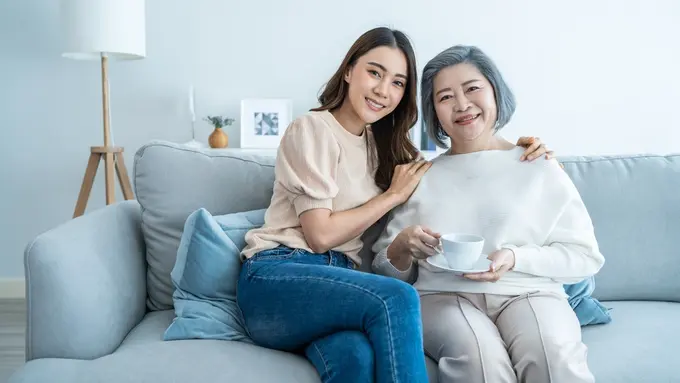 Rekomendasi Hadiah Berharga Buat Nenek dari Cucu Kesayangannya