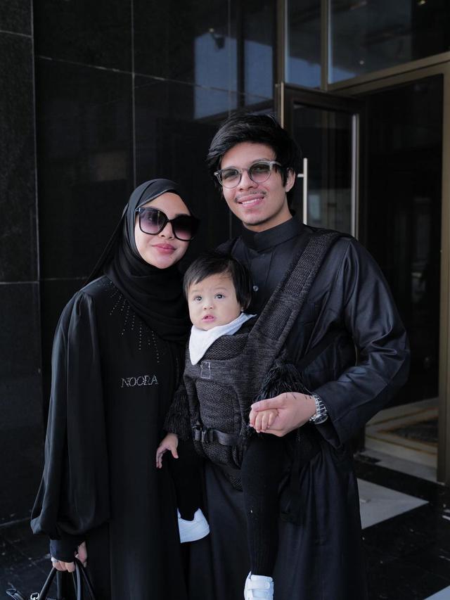 Ajak Anak, Ini 6 Momen Atta Halilintar dan Aurel Hermansyah saat Jalani Umroh