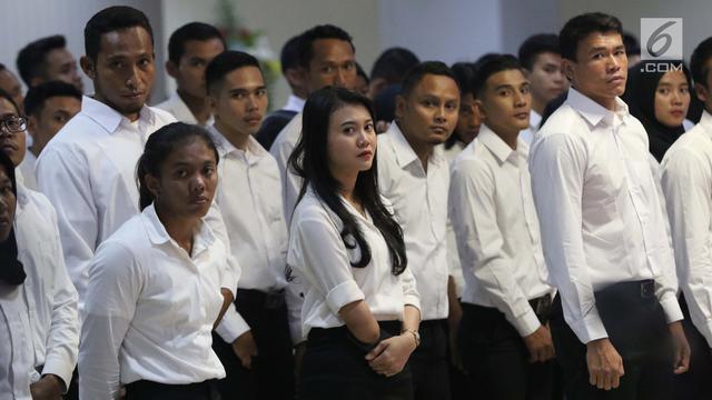 Bersama Kepala BKN, Menpora Serahkan SK CPNS Atlet Berprestasi