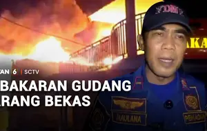 Kebakaran Melanda Gudang Rongsok di Tengah Permukiman Warga Cibinong
