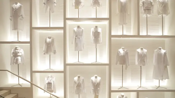 Setelah dua tahun renovasi, 30 Avenue Montaigne milik Dior di Paris kembali dibuka