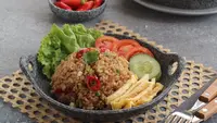 Resep nasi goreng sapi jogja./Copyright&nbsp;shutterstock.com/g/aniestia+n