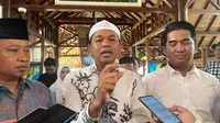 Gubernur Jawa Barat terpilih, Dedi Mulyadi menemui Wali Kota Depok terpilih, Supian Suri di salah satu rumah makan kawasan Universitas Indonesia. (Liputan6.com/Dicky Agung Prihanto)