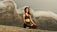 Ilustrasi yoga. (Photo by Savanna Goldring on Pexels)