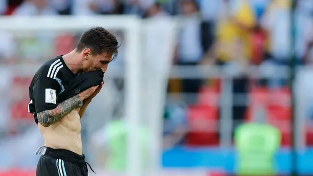 Gagal Eksekusi Penalti, Lionel Messi Tertunduk Lesu