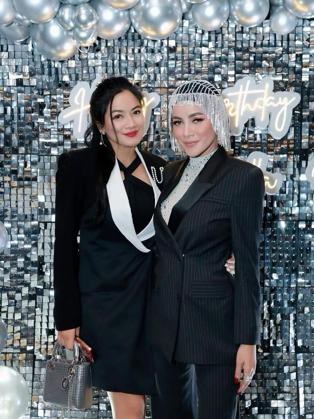 7 Potret Pesta Ultah Olla Ramlan ke-44, Gaya Memukau Geng Cendol Jadi Sorotan