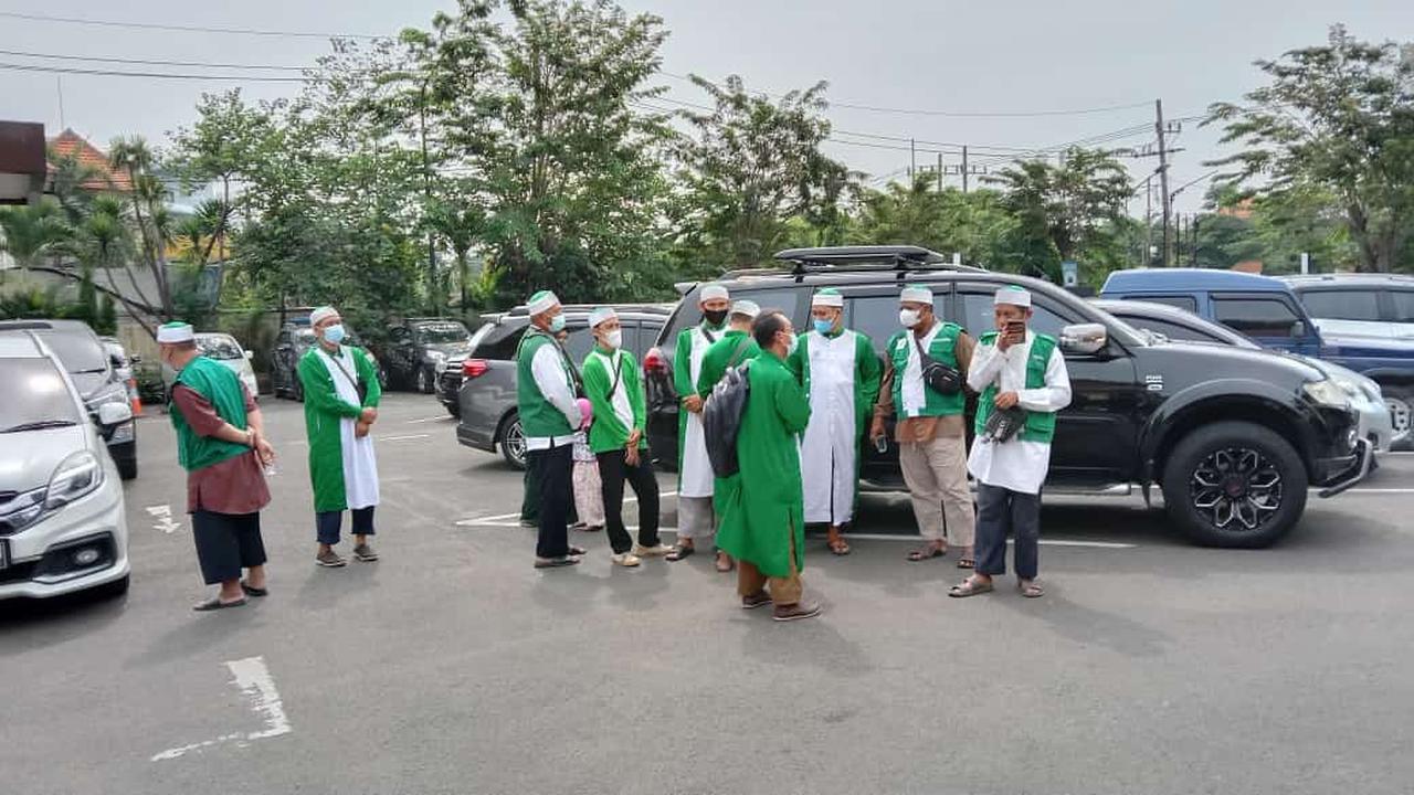 Polda Jatim periksa 18 anggota Khilafatul Muslimin Surabaya Raya. (Dian Kurniawan/Liputan6.com).