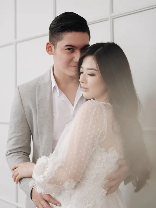 Franda mengaku jika kini Samuel Zylgwyn menjadi makin protektif dan sensitif dengan segala sesuatu yang berhubungan dengan calon buah hatinya. (Foto: instagram.com/frandaaa87)