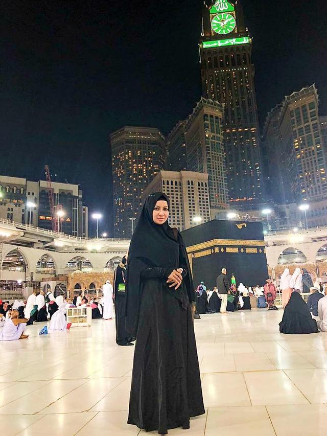 Mantap Berhijrah, Ini 5 Potret Five Vi Rachmawati saat Pakai Hijab Syari