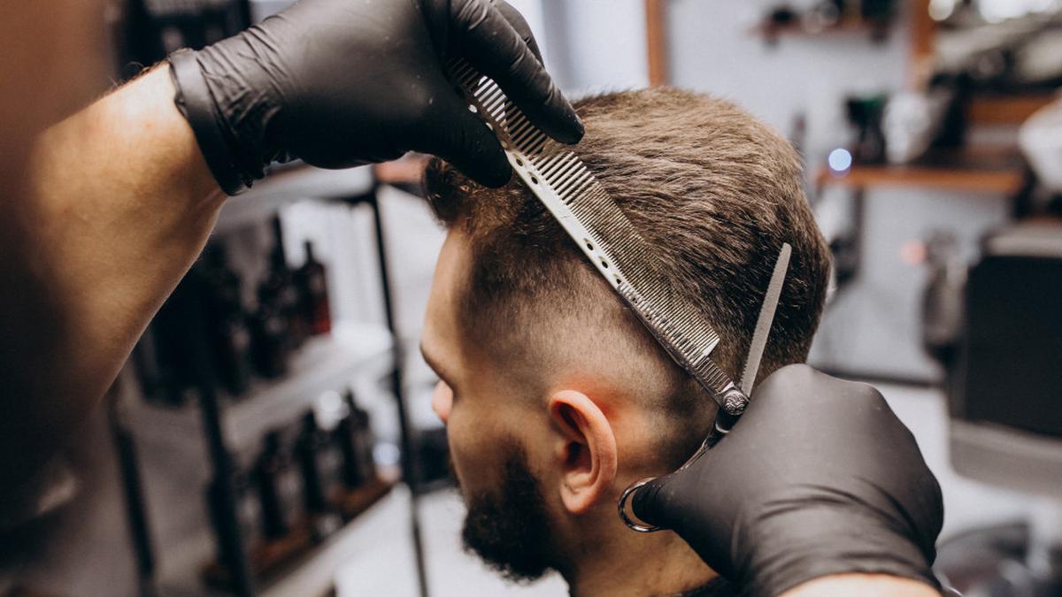9 Rekomendasi Potongan Rambut Pendek Pria 2025, Tampil Stylish Percaya Diri