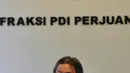Anggota Komisi XI DPR Fraksi PDIP Hendrawan Supratikno memberikan keterangan pers terkait pelemahan rupiah di ruang F-PDIP, Jakarta, Selasa (29/9/2015). F-PDIP meminta BPK melakukan pemeriksaan kinerja dan pemeriksaan kepada BI (Liputan6.com/Johan Tallo)