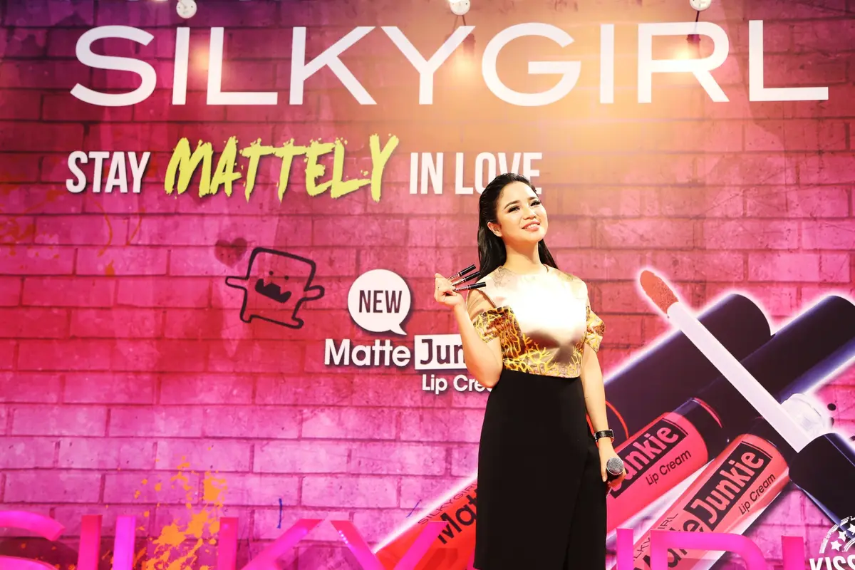 Tips Lipstik Matte Tahan Lama ala Chacha Frederica