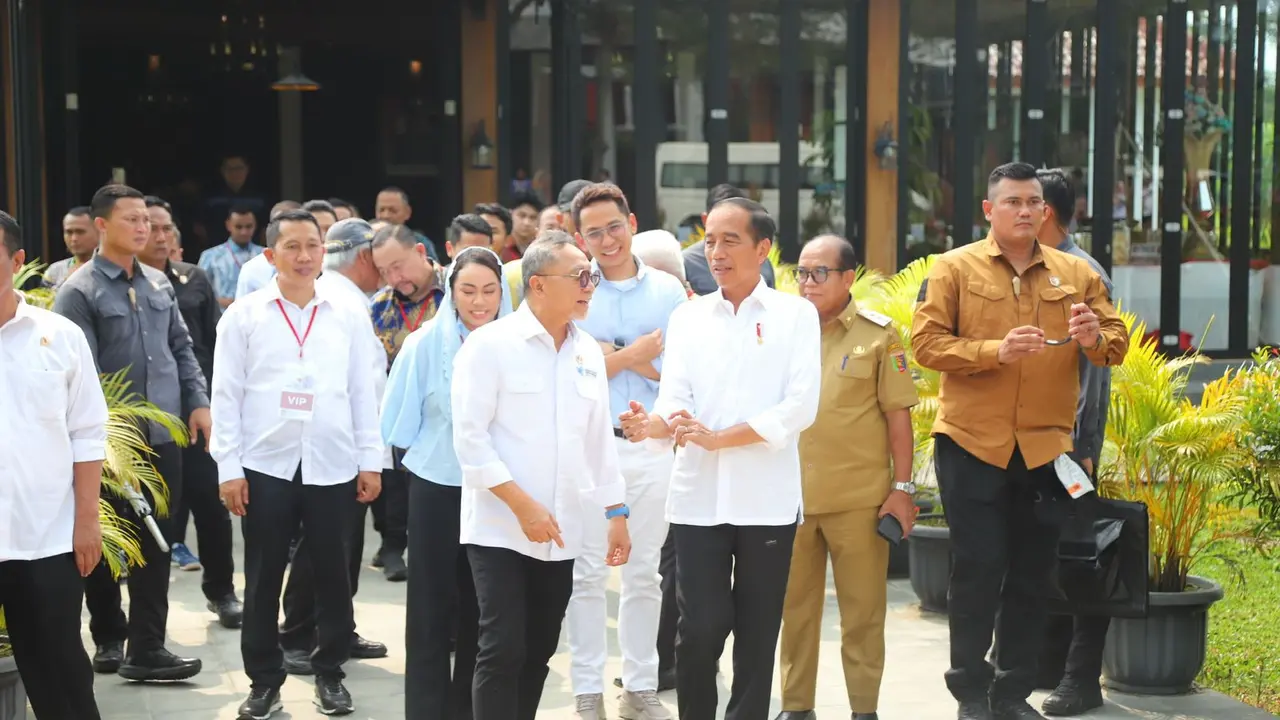 Presiden Joko Widodo atau Jokowi saat meresmikan ‘Jokowi Learning Center’ di SMA Kebangsaan Lampung.