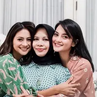 Ririn Ekawati dan Ibunda (Sumber: Instagram/ririnekawati)