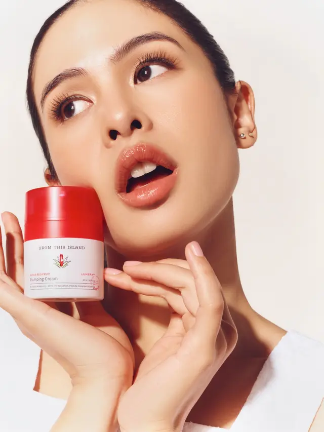 Beauty Review: Sambut Era Baru Kulit Sehat Bersama Papua Red Fruit Plumping Cream dari From This Island