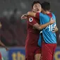 Gelandang Timnas Indonesia, Syahrian Abimanyu, merayakan kemenangan atas UEA pada laga AFC U-19 Championship di SUGBK, Jakarta, Selasa (24/10). Indonesia menang 1-0 atas UEA. (Bola.com/Vitalis Yogi Trisna)