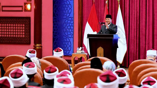 Presiden Prabowo Subianto bertemu mahasiswa Indonesia yang tengah menempuh pendidikan di Universitas Al-Azhar, Kairo, Mesir, Rabu, 18 Desember 2024. (Dok: Biro Pers)