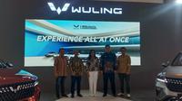 Wuling tawarkan banyak promo menarik untuk Air EV, Almaz hingga Alvez di GJAW 2023. (Liputan6/com/ Jordy Rivaldo)